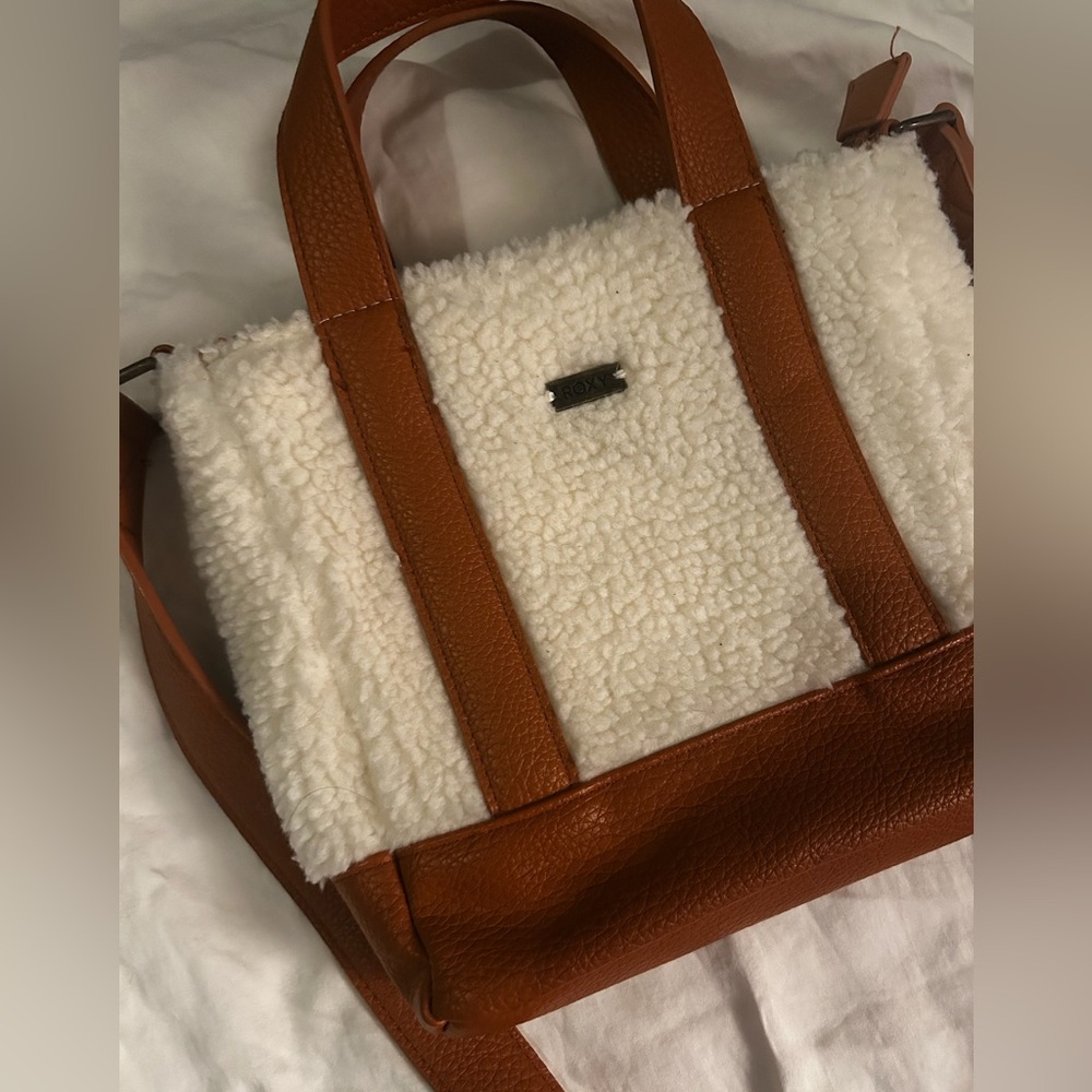 Roxy Women’s Mountain Reality Crossbody Faux Fur Bag in cream